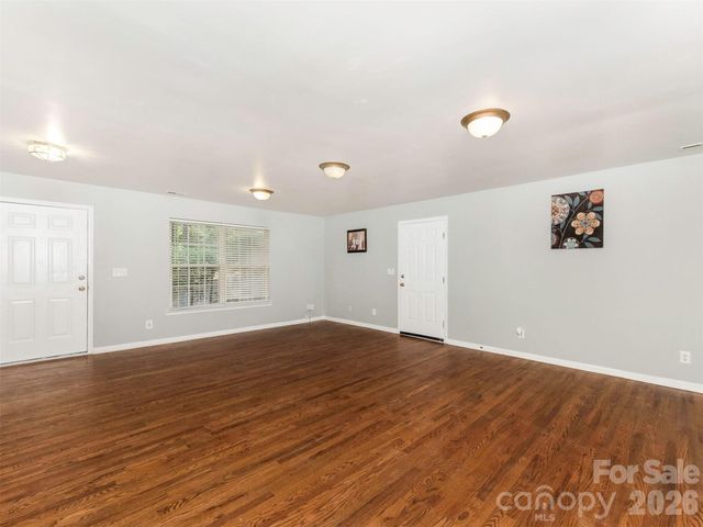 6238 King George Drive, Charlotte, NC 28213