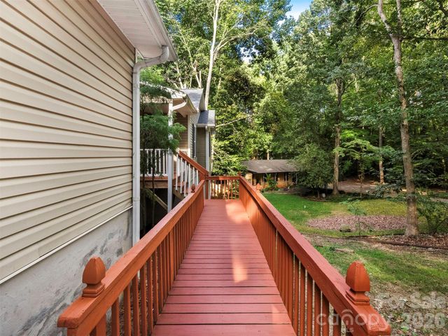 6238 King George Drive, Charlotte, NC 28213