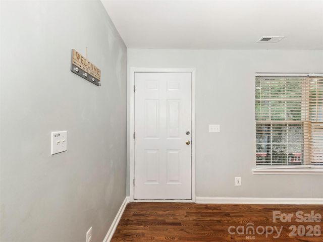 6238 King George Drive, Charlotte, NC 28213