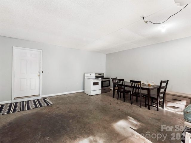 6238 King George Drive, Charlotte, NC 28213