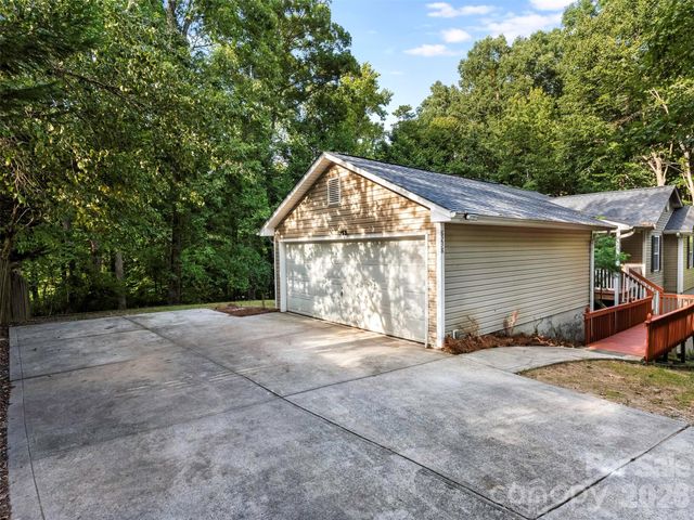 6238 King George Drive, Charlotte, NC 28213