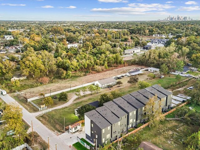 6633 - 6631 Katarani Drive, Houston, TX 77091