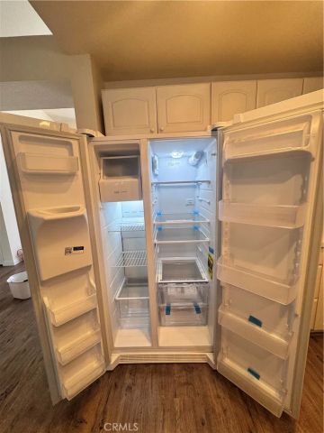 1 ALMADOR, Irvine, CA 92614