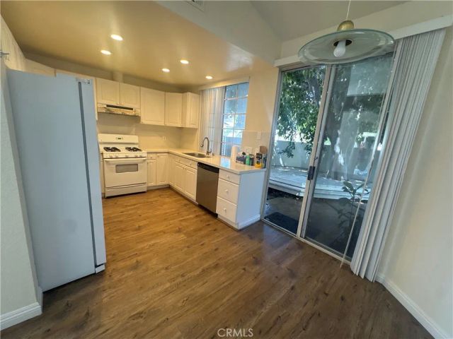 1 ALMADOR, Irvine, CA 92614