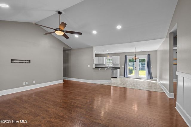 1199 Nine Foot Road, Newport, NC 28570