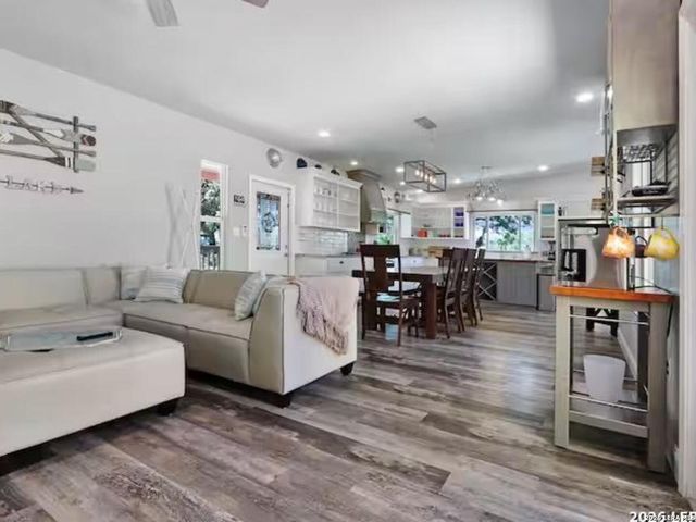243 CRAZY HORSE TRL, Canyon Lake, TX 78133