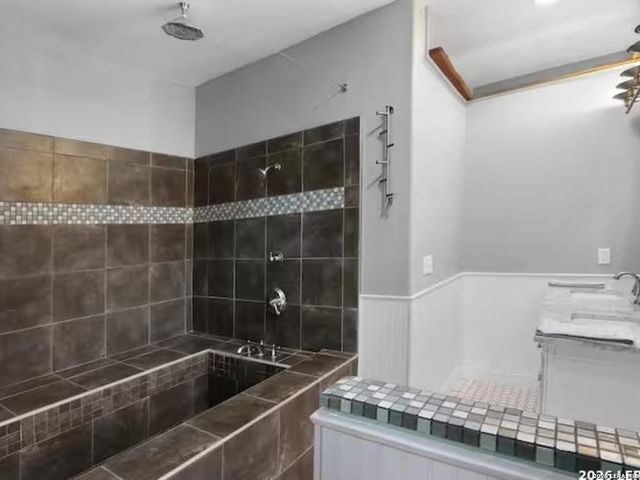 243 CRAZY HORSE TRL, Canyon Lake, TX 78133