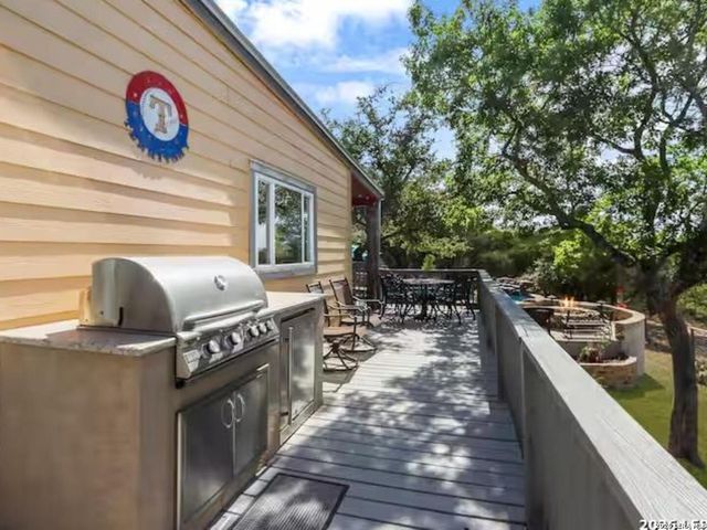 243 CRAZY HORSE TRL, Canyon Lake, TX 78133