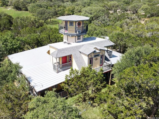 243 CRAZY HORSE TRL, Canyon Lake, TX 78133