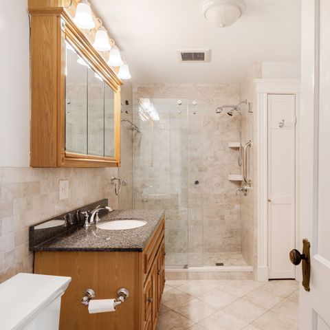 2-4 Peabody 2, Stoneham, MA 02180