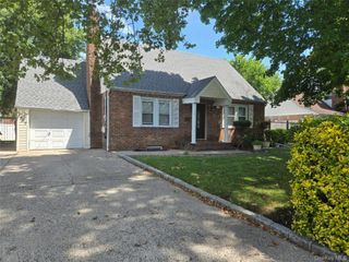 717 Henry Street 2, Uniondale, NY 11553