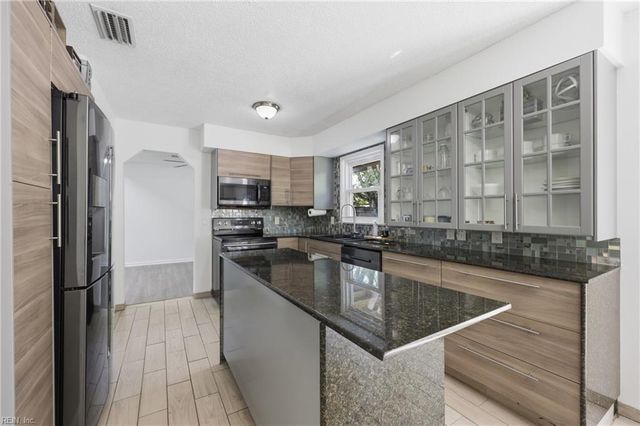 3148 Glastonbury DR, Virginia Beach, VA 23453