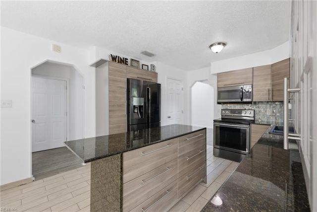 3148 Glastonbury DR, Virginia Beach, VA 23453