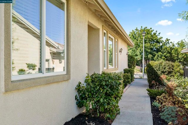 1641 Regent Dr, Brentwood, CA 94513