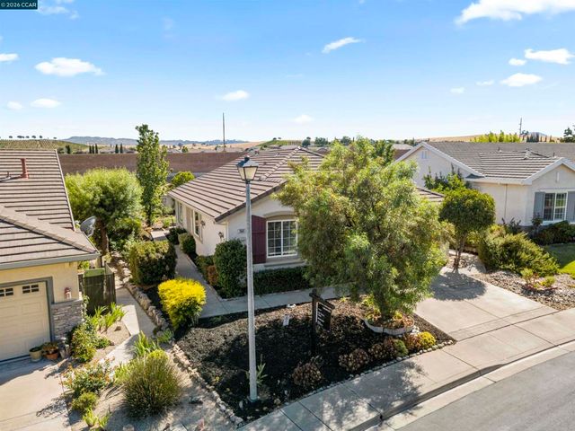 1641 Regent Dr, Brentwood, CA 94513