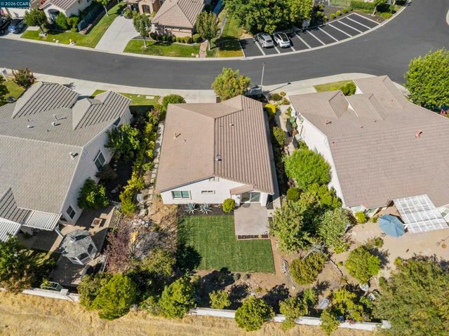 1641 Regent Dr, Brentwood, CA 94513