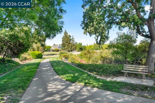 1641 Regent Dr, Brentwood, CA 94513