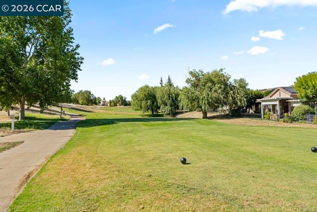 1641 Regent Dr, Brentwood, CA 94513