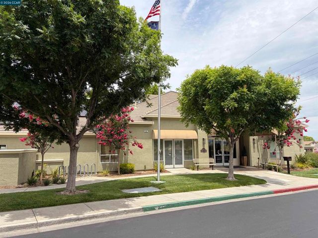 1641 Regent Dr, Brentwood, CA 94513
