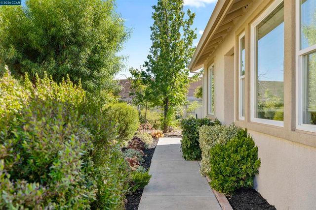 1641 Regent Dr, Brentwood, CA 94513