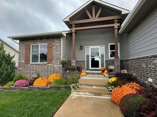 920 E Freedom St, Derby, KS 67037