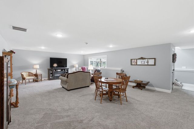 920 E Freedom St, Derby, KS 67037