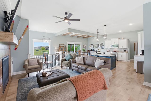 920 E Freedom St, Derby, KS 67037