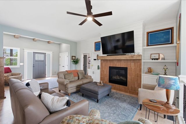 920 E Freedom St, Derby, KS 67037