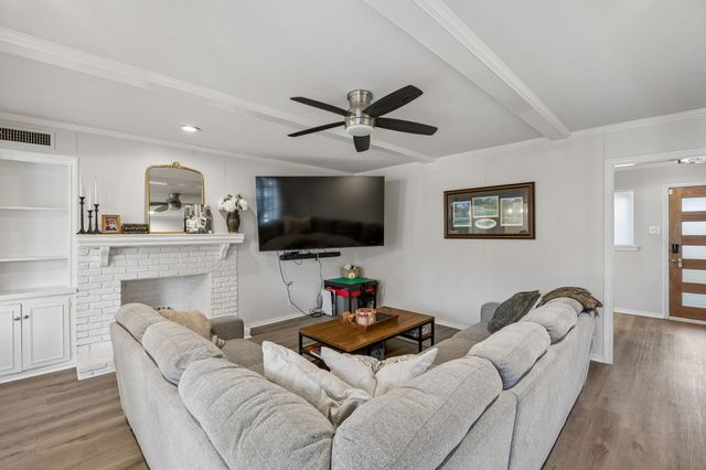 5622 Ledgestone Drive, Dallas, TX 75214