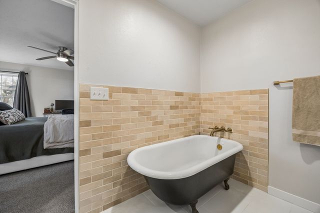 5622 Ledgestone Drive, Dallas, TX 75214