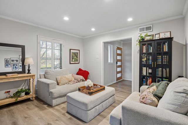 5622 Ledgestone Drive, Dallas, TX 75214