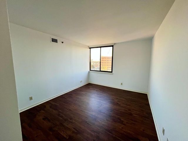 3525 Sage Road 704, Houston, TX 77056