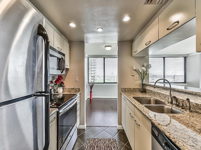 3525 Sage Road 704, Houston, TX 77056