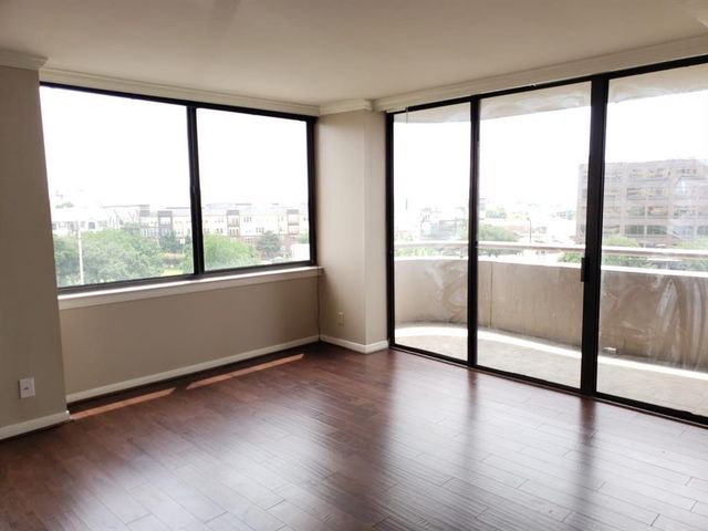 3525 Sage Road 704, Houston, TX 77056