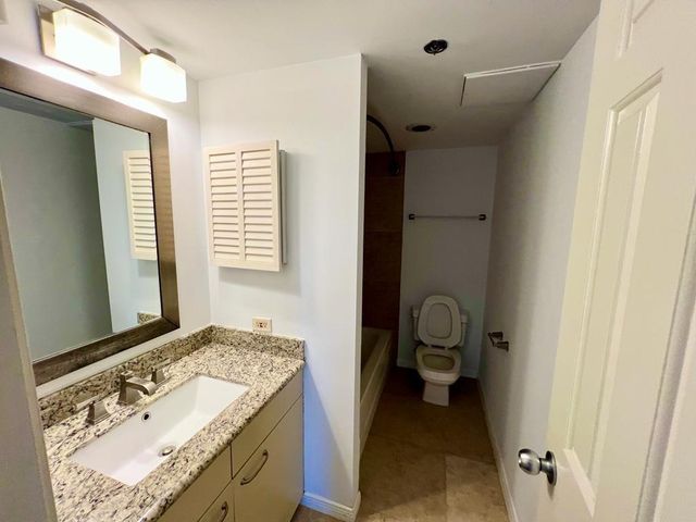 3525 Sage Road 704, Houston, TX 77056