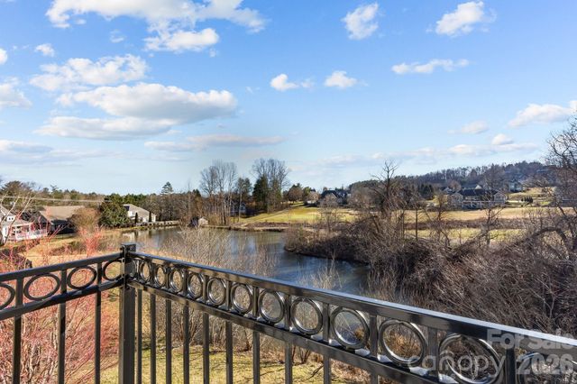 612 Vista Falls Road, Mills River, NC 28759