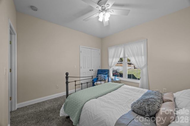 612 Vista Falls Road, Mills River, NC 28759