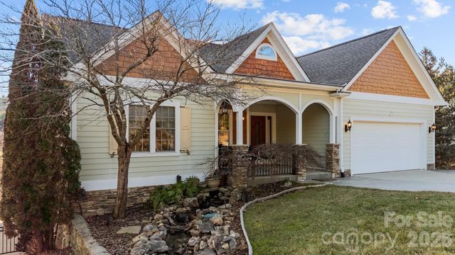 612 Vista Falls Road, Mills River, NC 28759