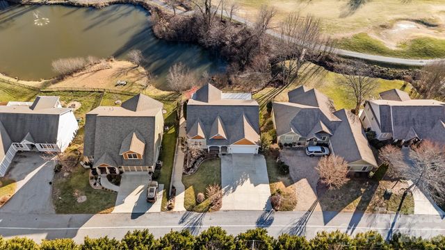 612 Vista Falls Road, Mills River, NC 28759