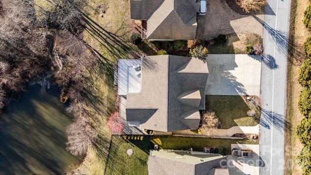 612 Vista Falls Road, Mills River, NC 28759