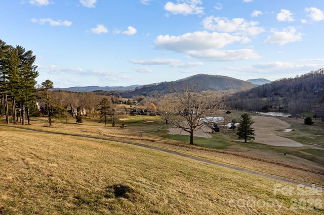 612 Vista Falls Road, Mills River, NC 28759