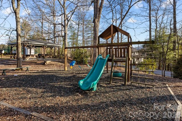 612 Vista Falls Road, Mills River, NC 28759