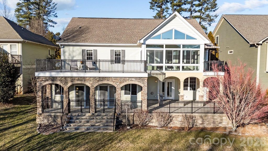 612 Vista Falls Road, Mills River, NC 28759