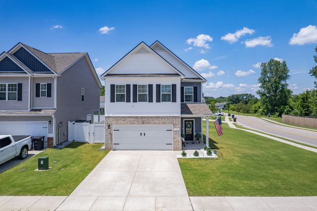 337 Geneva Ln, Columbia, TN 38401