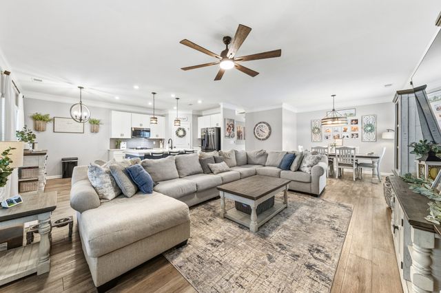 337 Geneva Ln, Columbia, TN 38401