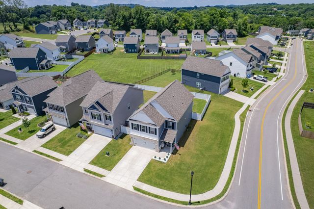 337 Geneva Ln, Columbia, TN 38401