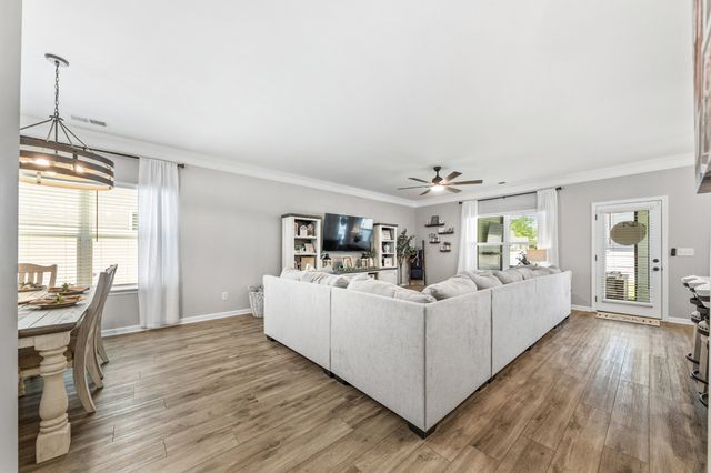 337 Geneva Ln, Columbia, TN 38401