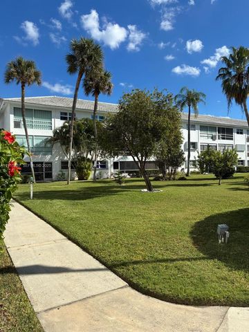 2050 NE 39th Street 311, Lighthouse Point, FL 33064