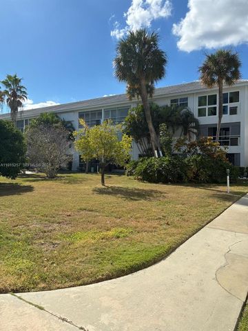 2050 NE 39th Street 311, Lighthouse Point, FL 33064