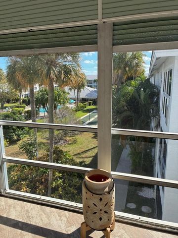 2050 NE 39th Street 311, Lighthouse Point, FL 33064